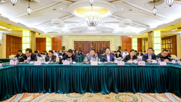 奋力冲刺2019年 积极备战2020年 龙8集团召开2019年三季度运营分析暨工作推进会议